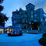 Hotel Schloss Moenchstein