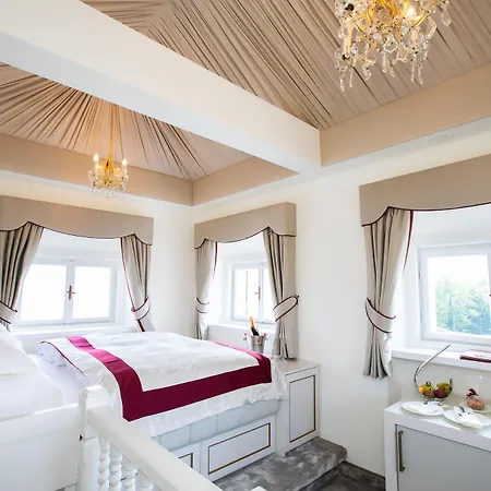 Schloss Moenchstein 5* Salzburg