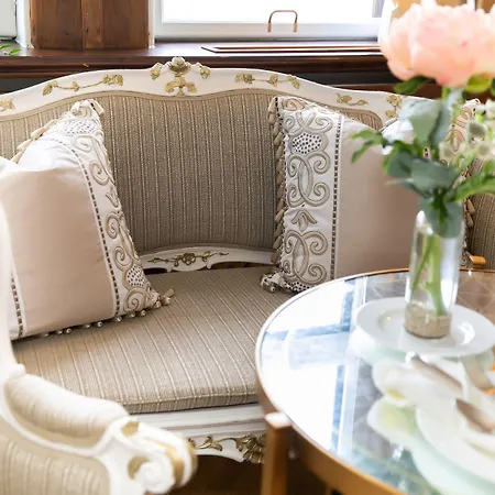 Hotel Schloss Mönchstein 5*