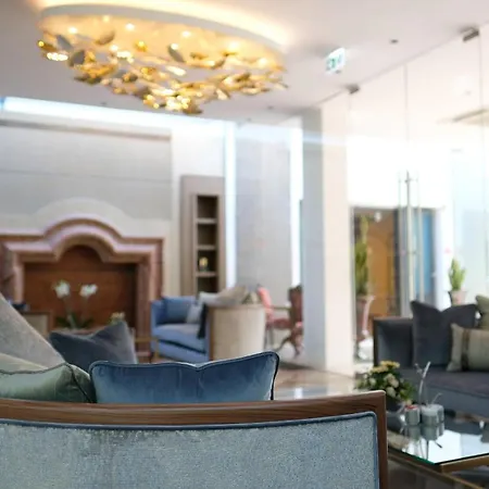 Schloss Moenchstein Salzburg