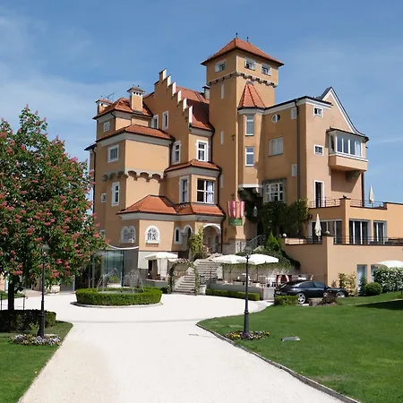 Hotel Schloss Mönchstein