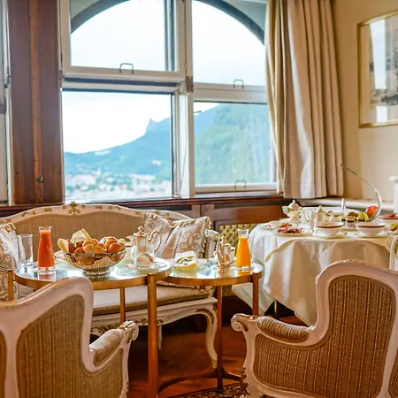 Hotel Schloss Mönchstein 5*