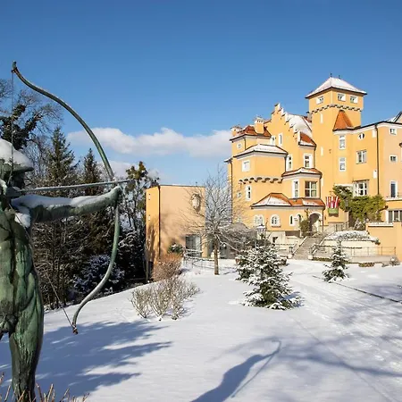 Schloss Moenchstein Szálloda