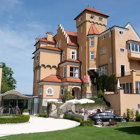 Schloss Moenchstein Szálloda