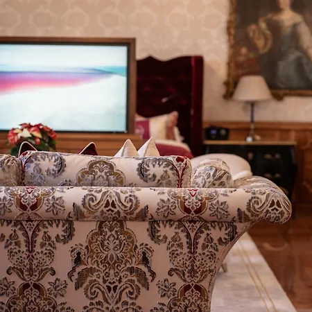 Hotel Schloss Mönchstein 5*