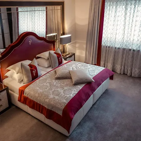 Hotel Schloss Mönchstein 5*